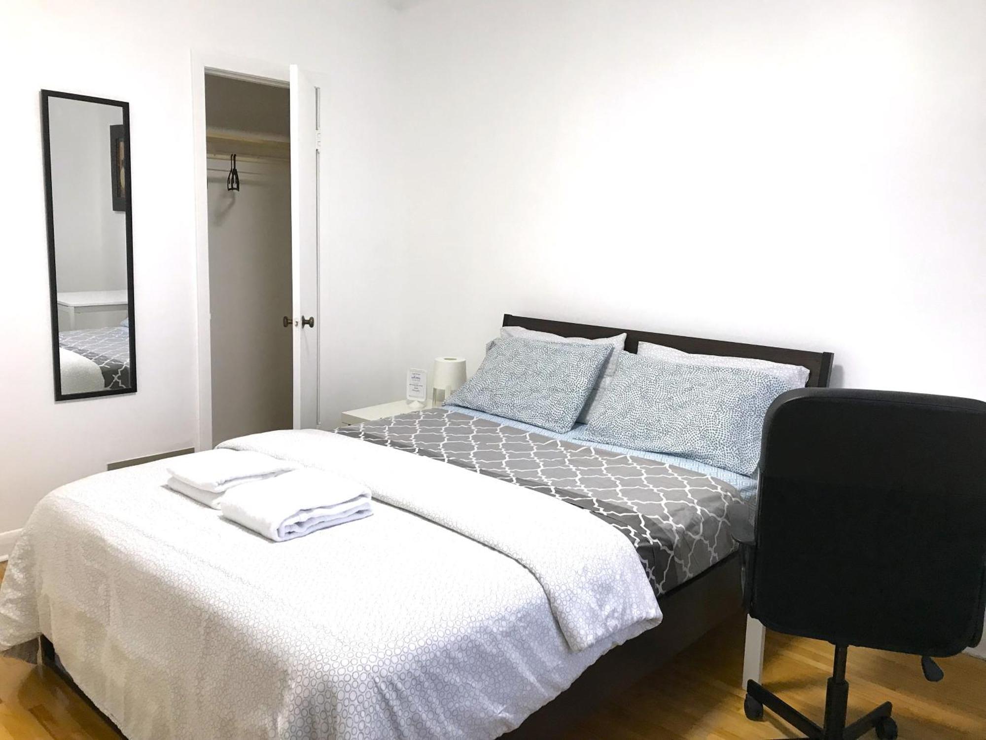 Big Private Room Midmontreal Next To Station Metro - Parking Free Exterior foto