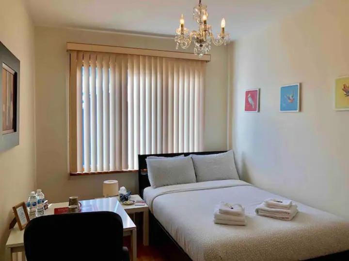 Big Private Room Midmontreal Next To Station Metro - Parking Free Exterior foto